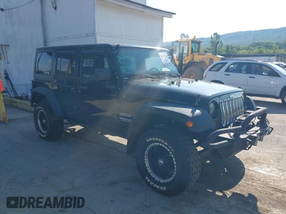 ✅ 2013 Jeep Wrangler Unlimited Sport • VIN: 1C4HJWDG9DL510121 • Лот: 42389944. Опубликован ранее на IAAI с пробегом 84 390 миль. Бесплатный доступ к архиву аукционных продаж из США и подробный отчёт об истории автомобиля на DreamBid. Изображение 1.
