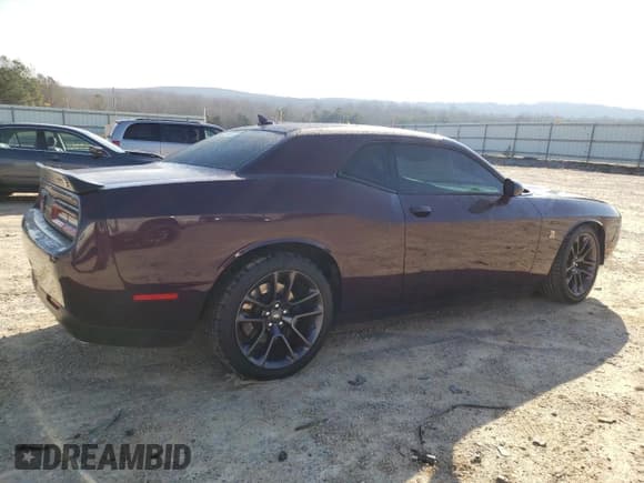 ✅ 2022 Dodge Challenger R/T Scat Pack Widebody • VIN: 2C3CDZFJ7NH238215 • Lot: 42719624. Wystawiony na Copart z przebiegiem 33 977 mil. Bezpłatny archiwum sprzedaży aukcyjnych z USA i szczegółowy raport historii pojazdu na DreamBid. Zdjęcie 3.