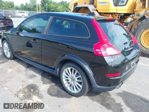 ✅ 2012 Volvo C30 • VIN: YV1672MK4C2265469 • Lot: 42861059. Wystawiony na IAAI z przebiegiem 155 010 mil. Bezpłatny archiwum sprzedaży aukcyjnych z USA i szczegółowy raport historii pojazdu na DreamBid. Zdjęcie 3.