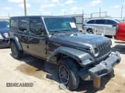 ✅ 2024 Jeep Wrangler Sport S • VIN: 1C4PJXDG3RW254162 • Лот: 42320508. Опубликован ранее на IAAI с пробегом 8 681 миль. Бесплатный доступ к архиву аукционных продаж из США и подробный отчёт об истории автомобиля на DreamBid. Изображение 1.