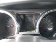 ✅ 2006 Ford Mustang GT Deluxe • VIN: 1ZVHT82H465228409 • Lot: 43337448. Wystawiony na IAAI z przebiegiem 196 538 mil. Bezpłatny archiwum sprzedaży aukcyjnych z USA i szczegółowy raport historii pojazdu na DreamBid. Zdjęcie 7.