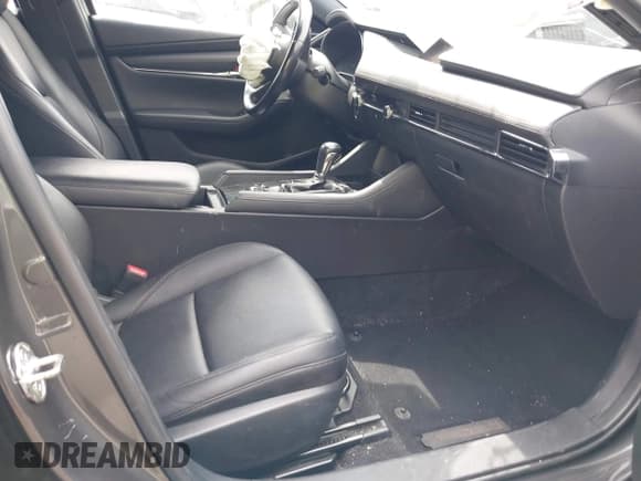 ✅ 2019 Mazda 3 Preferred • VIN: JM1BPAMM9K1138060 • Lot: 43096858. Listed on IAAI with Not provided. Free auction sales archive from the USA and detailed vehicle history report at DreamBid. Image 5.