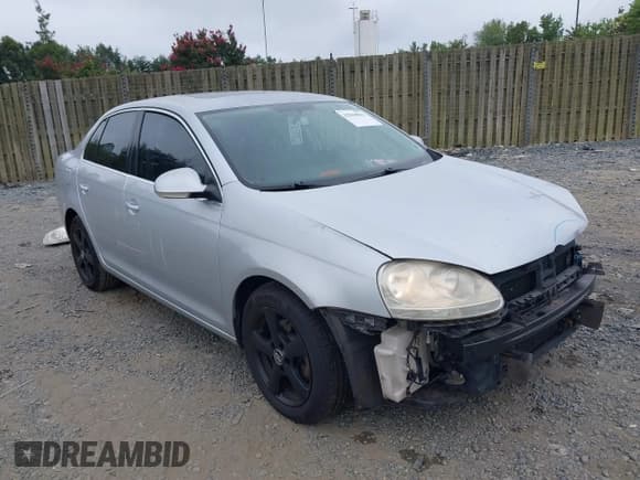 ✅ 2006 Volkswagen Jetta 2.5L • VIN: 3VWSF71KX6M730663 • Лот: 42944562. Опубликован ранее на IAAI с пробегом 150 255 миль. Бесплатный доступ к архиву аукционных продаж из США и подробный отчёт об истории автомобиля на DreamBid. Изображение 1.