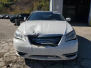 ✅ 2013 Chrysler 200 Touring • VIN: 1C3BCBEB3DN560100 • Lot: 87376905. Wystawiony na Copart z przebiegiem 198 945 mil. Bezpłatny archiwum sprzedaży aukcyjnych z USA i szczegółowy raport historii pojazdu na DreamBid. Zdjęcie 5.