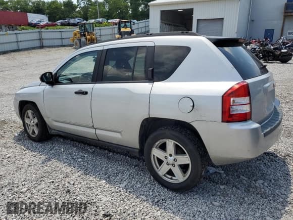 ✅ 2008 Jeep Compass Sport • VIN: 1J8FT47W18D735151 • Lot: 80169025. Listed on Copart with 214,904 mi. Free auction sales archive from the USA and detailed vehicle history report at DreamBid. Image 2.