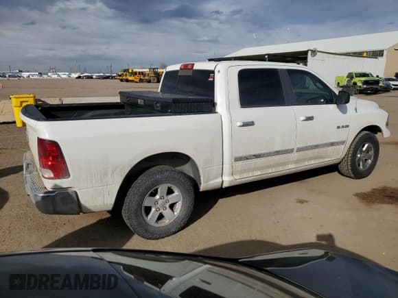 ✅ 2009 Dodge 1500 TRX • VIN: 1D3HB13P69S767792 • Lot: 50071355. Wystawiony na Copart z przebiegiem 208 212 mil. Bezpłatny archiwum sprzedaży aukcyjnych z USA i szczegółowy raport historii pojazdu na DreamBid. Zdjęcie 3.