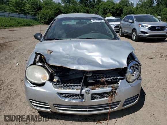 2004 Dodge Neon SXT z VIN 1B3ES56C94D512466, wystawiony jako Copart lot #65116855 z przebiegiem 150 014 mil mil oraz Czysty tytuł • Clean title. Historia ofert i sprzedaży dostępna na DreamBid. Obrazek 5.