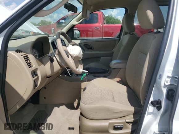 ✅ 2005 Ford Escape XLT • VIN: 1FMYU93145DA04306 • Lot: 56209425. Listed on Copart with 124,956 mi. Free auction sales archive from the USA and detailed vehicle history report at DreamBid. Image 7.