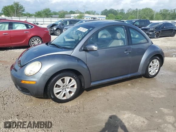 ✅ 2008 Volkswagen Beetle S • VIN: 3VWRW31C98M501653 • Lot: 55270815. Listed on Copart with 137,318 mi. Free auction sales archive from the USA and detailed vehicle history report at DreamBid. Image 1.
