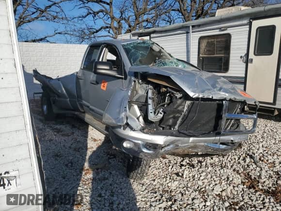 2004 Dodge 3500 ST z VIN 3D3MU48C64G198085, wystawiony jako Copart lot #80020954 z przebiegiem 48 472 mil mil oraz Nie do naprawy • Non repairable. Historia ofert i sprzedaży dostępna na DreamBid. Obrazek 4.