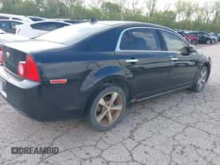 2012 Chevrolet Malibu 2LT z VIN 1G1ZD5EUXCF353506, wystawiony jako IAAI lot #40176870 z przebiegiem 155 488 mil mil oraz . Historia ofert i sprzedaży dostępna na DreamBid. Obrazek 4.