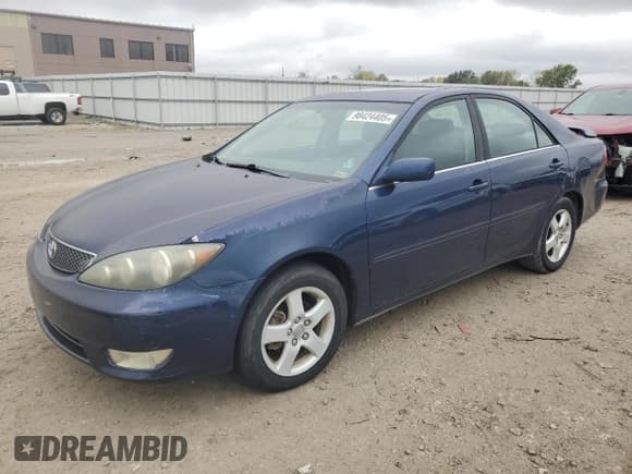 ✅ 2005 Toyota Camry STD • VIN: 4T1BE32K95U010533 • Lot: 90424405. Listed on Copart with 229,920 mi. Free auction sales archive from the USA and detailed vehicle history report at DreamBid. Image 1.