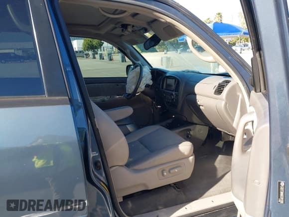 ✅ 2006 Toyota Sequoia Limited • VIN: 5TDZT38A86S281208 • Lot: 43375918. Listed on IAAI with 185,379 mi. Free auction sales archive from the USA and detailed vehicle history report at DreamBid. Image 5.