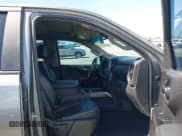 ✅ 2020 Chevrolet Silverado 1500 LT Trail Boss • VIN: 3GCPYFED2LG273673 • Lot: 42888954. Wystawiony na IAAI z przebiegiem 125 577 mil. Bezpłatny archiwum sprzedaży aukcyjnych z USA i szczegółowy raport historii pojazdu na DreamBid. Zdjęcie 5.