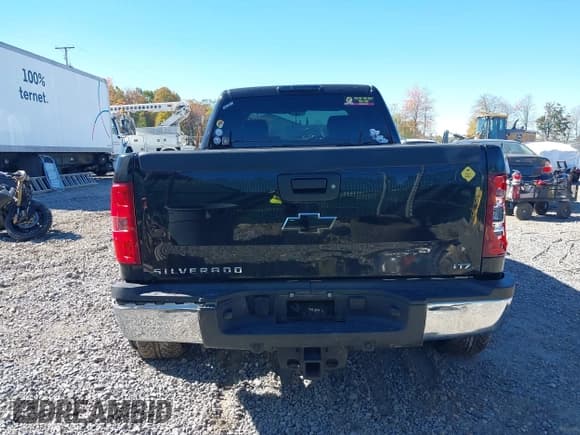 ✅ 2014 Chevrolet Silverado 2500HD LTZ • VIN: 1GC1KYE89EF133257 • Lot: 43420254. Listed on IAAI with 198,864 mi. Free auction sales archive from the USA and detailed vehicle history report at DreamBid. Image 17.