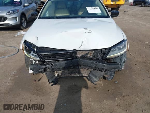 ✅ 2018 Volkswagen Jetta SE • VIN: 3VWB67AJ0JM223691 • Лот: 42673695. Опубликован ранее на IAAI с пробегом 123 694 миль. Бесплатный доступ к архиву аукционных продаж из США и подробный отчёт об истории автомобиля на DreamBid. Изображение 6.