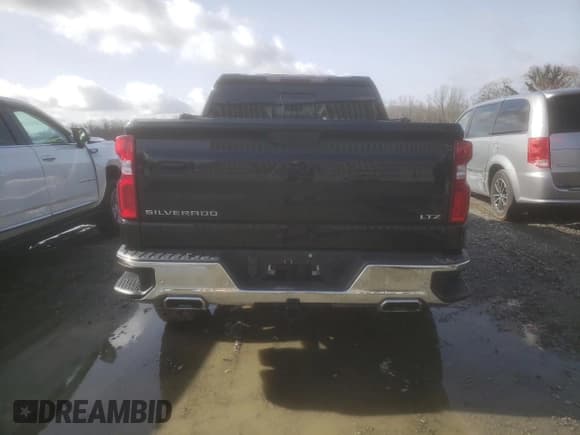✅ 2021 Chevrolet Silverado 1500 LTZ • VIN: 3GCUYGET0MG338974 • Lot: 47618705. Wystawiony na Copart z przebiegiem 87 076 mil. Bezpłatny archiwum sprzedaży aukcyjnych z USA i szczegółowy raport historii pojazdu na DreamBid. Zdjęcie 6.
