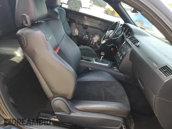 ✅ 2023 Dodge Challenger R/T • VIN: 2C3CDZBT1PH658076 • Lot: 68474964. Wystawiony na Copart z przebiegiem 5 486 mil. Bezpłatny archiwum sprzedaży aukcyjnych z USA i szczegółowy raport historii pojazdu na DreamBid. Zdjęcie 7.