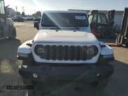 ✅ 2025 Jeep Wrangler Sahara • VIN: 1C4PJXEN9SW609774 • Lot: 87277845. Listed on Copart with 5,016 mi. Free auction sales archive from the USA and detailed vehicle history report at DreamBid. Image 5.