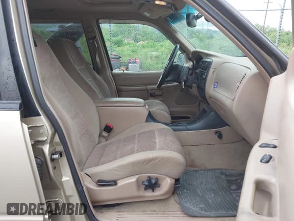 ✅ 2000 Ford Explorer XLT • VIN: 1FMZU83P1YZC35657 • Лот: 42278366. Опубликован ранее на IAAI с пробегом Не указан. Бесплатный доступ к архиву аукционных продаж из США и подробный отчёт об истории автомобиля на DreamBid. Изображение 5.