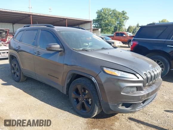 ✅ 2016 Jeep Cherokee Latitude • VIN: 1C4PJMCS3GW167279 • Lot: 43182725. Wystawiony na IAAI z przebiegiem 122 493 mil. Bezpłatny archiwum sprzedaży aukcyjnych z USA i szczegółowy raport historii pojazdu na DreamBid. Zdjęcie 1.