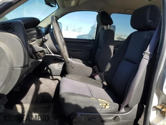 ✅ 2014 Chevrolet Silverado 2500HD LT • VIN: 1GC1CXCG5EF101004 • Lot: 85304134. Wystawiony na Copart z przebiegiem 136 107 mil. Bezpłatny archiwum sprzedaży aukcyjnych z USA i szczegółowy raport historii pojazdu na DreamBid. Zdjęcie 7.