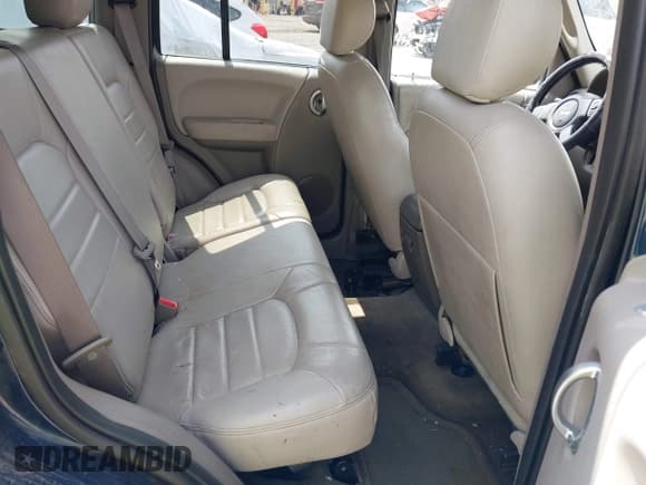✅ 2004 Jeep Liberty Limited • VIN: 1J4GL58K94W126122 • Lot: 42523825. Listed on IAAI with 180,000 mi. Free auction sales archive from the USA and detailed vehicle history report at DreamBid. Image 8.