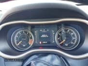 ✅ 2015 Jeep Cherokee Latitude • VIN: 1C4PJMCS9FW589037 • Lot: 43526336. Wystawiony na IAAI z przebiegiem 119 264 mil. Bezpłatny archiwum sprzedaży aukcyjnych z USA i szczegółowy raport historii pojazdu na DreamBid. Zdjęcie 7.