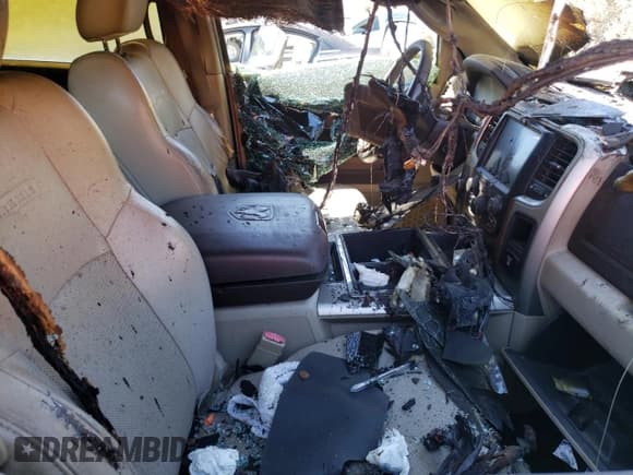 ✅ 2014 Ram 2500 Laramie • VIN: 3C6UR5NLXEG189421 • Лот: 65290575. Опубликован ранее на Copart с пробегом Не указан. Бесплатный доступ к архиву аукционных продаж из США и подробный отчёт об истории автомобиля на DreamBid. Изображение 7.