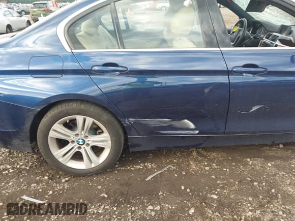 ✅ 2018 BMW 3 Series 330i xDrive • VIN: WBA8D9C56JA616216 • Lot: 43522308. Listed on IAAI with 31,442 mi. Free auction sales archive from the USA and detailed vehicle history report at DreamBid. Image 6.
