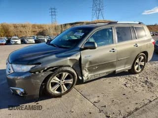 ✅ 2011 Toyota Highlander Limited • VIN: 5TDDK3EH0BS045497 • Лот: 93088725. Опубликован ранее на Copart с пробегом 135 111 миль. Бесплатный доступ к архиву аукционных продаж из США и подробный отчёт об истории автомобиля на DreamBid. Изображение 1.
