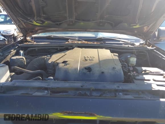 ✅ 2015 Toyota Tacoma PreRunner • VIN: 5TFKU4HN1FX007298 • Lot: 43449436. Wystawiony na IAAI z przebiegiem 230 810 mil. Bezpłatny archiwum sprzedaży aukcyjnych z USA i szczegółowy raport historii pojazdu na DreamBid. Zdjęcie 10.