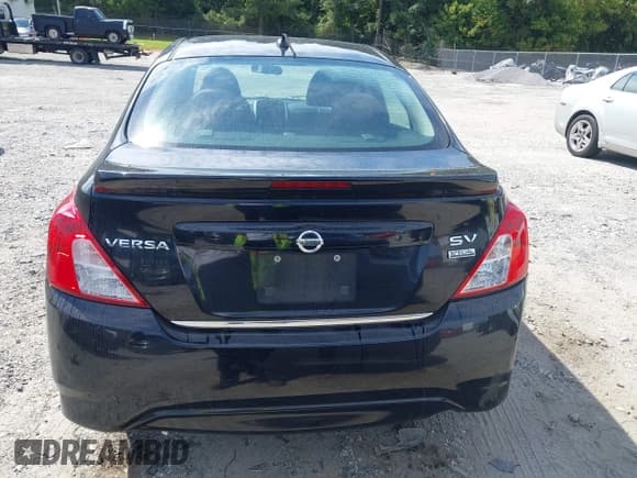 ✅ 2017 Nissan Versa SV • VIN: 3N1CN7AP5HL804136 • Lot: 43047378. Listed on IAAI with 78,204 mi. Free auction sales archive from the USA and detailed vehicle history report at DreamBid. Image 16.
