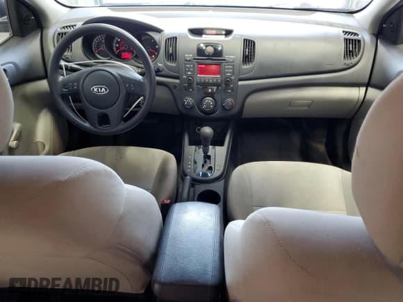 ✅ 2010 Kia Forte LX • VIN: KNAFT4A23A5088374 • Лот: 69880375. Опубликован ранее на Copart с пробегом 132 852 миль. Бесплатный доступ к архиву аукционных продаж из США и подробный отчёт об истории автомобиля на DreamBid. Изображение 8.