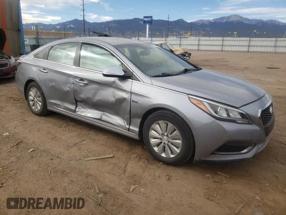 ✅ 2016 Hyundai Sonata SE • VIN: KMHE24L14GA014057 • Лот: 67632812. Опубликован ранее на Copart с пробегом 87 475 миль. Бесплатный доступ к архиву аукционных продаж из США и подробный отчёт об истории автомобиля на DreamBid. Изображение 4.