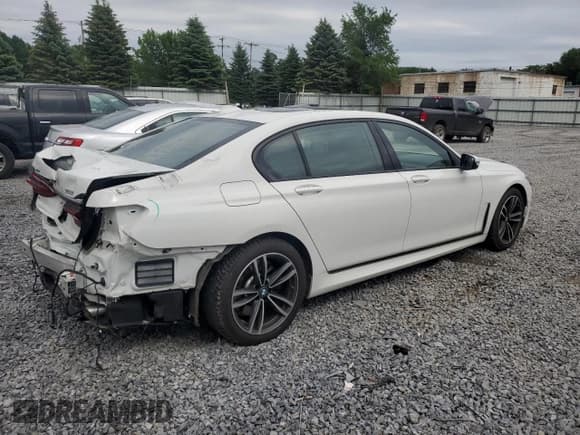 ✅ 2021 BMW 7 Series 750i xDrive • VIN: WBA7U2C04MCF73546 • Lot: 62587275. Listed on Copart with 34,396 mi. Free auction sales archive from the USA and detailed vehicle history report at DreamBid. Image 3.