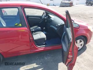 ✅ 2011 Chevrolet Aveo 1LT • VIN: KL1TD6DEXBB136726 • Lot: 42523304. Wystawiony na IAAI z przebiegiem 91 225 mil. Bezpłatny archiwum sprzedaży aukcyjnych z USA i szczegółowy raport historii pojazdu na DreamBid. Zdjęcie 5.