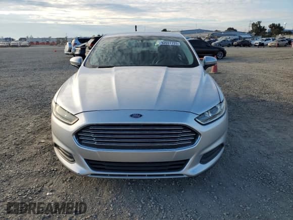 ✅ 2014 Ford Fusion S • VIN: 1FA6P0G72E5358628 • Лот: 92691725. Опубликован ранее на Copart с пробегом 210 668 миль. Бесплатный доступ к архиву аукционных продаж из США и подробный отчёт об истории автомобиля на DreamBid. Изображение 5.