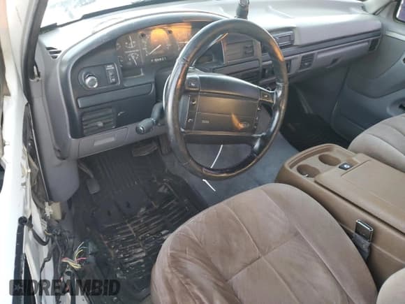 ✅ 1996 Ford Bronco Custom • VIN: 1FMEU15H3TLB67546 • Лот: 88875695. Опубликован ранее на Copart с пробегом 222 701 миль. Бесплатный доступ к архиву аукционных продаж из США и подробный отчёт об истории автомобиля на DreamBid. Изображение 8.