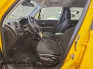 ✅ 2018 Jeep Renegade Latitude • VIN: ZACCJBBB5JPH27909 • Lot: 94162715. Wystawiony na Copart z przebiegiem 55 801 mil. Bezpłatny archiwum sprzedaży aukcyjnych z USA i szczegółowy raport historii pojazdu na DreamBid. Zdjęcie 7.