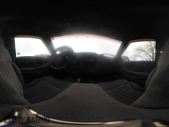 ✅ 1999 Chevrolet S-10 • VIN: 1GCCS1445X8101850 • Лот: 41223361. Опубликован ранее на IAAI с пробегом 160 928 миль. Бесплатный доступ к архиву аукционных продаж из США и подробный отчёт об истории автомобиля на DreamBid. Изображение 18.