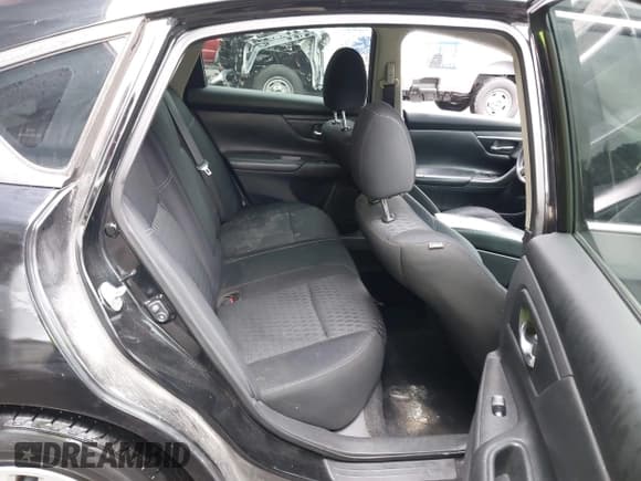 ✅ 2017 Nissan Altima S • VIN: 1N4AL3APXHC121885 • Lot: 43595340. Wystawiony na IAAI z przebiegiem 129 327 mil. Bezpłatny archiwum sprzedaży aukcyjnych z USA i szczegółowy raport historii pojazdu na DreamBid. Zdjęcie 8.