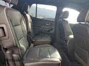 ✅ 2023 Chevrolet Traverse Premier • VIN: 1GNEVKKW2PJ331114 • Lot: 71524155. Wystawiony na Copart z przebiegiem 22 790 mil. Bezpłatny archiwum sprzedaży aukcyjnych z USA i szczegółowy raport historii pojazdu na DreamBid. Zdjęcie 11.