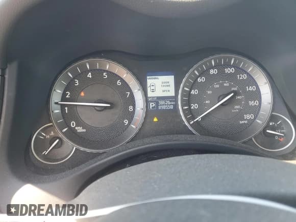 ✅ 2018 Infiniti Q70 Luxe • VIN: JN1BY1PP6JM330507 • Лот: 46118465. Опубликован ранее на Copart с пробегом 38 626 миль. Бесплатный доступ к архиву аукционных продаж из США и подробный отчёт об истории автомобиля на DreamBid. Изображение 9.