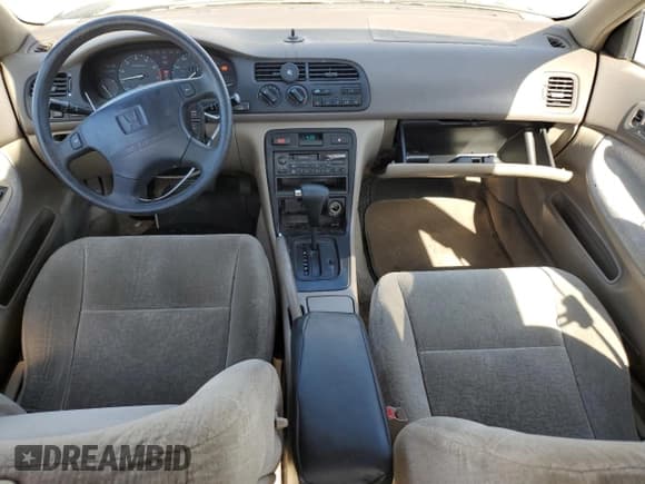 ✅ 1997 Honda Accord EX • VIN: 1HGCD5652VA054601 • Лот: 57841435. Опубликован ранее на Copart с пробегом 246 712 миль. Бесплатный доступ к архиву аукционных продаж из США и подробный отчёт об истории автомобиля на DreamBid. Изображение 8.