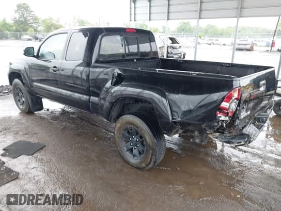 ✅ 2015 Toyota Tacoma • VIN: 5TFUX4EN8FX034499 • Lot: 42254201. Listed on IAAI with 177,756 mi. Free auction sales archive from the USA and detailed vehicle history report at DreamBid. Image 3.