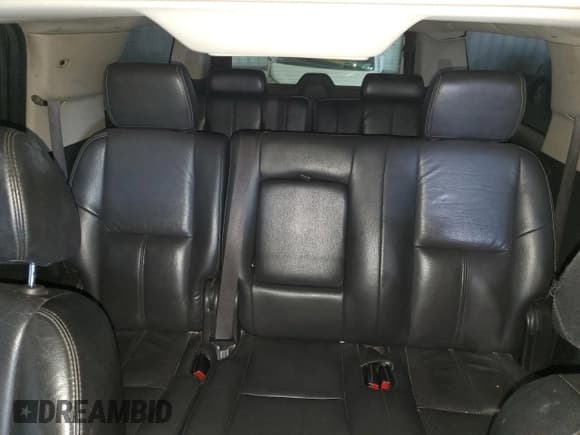 ✅ 2007 Chevrolet Suburban LTZ • VIN: 3GNFK16357G109370 • Lot: 79959774. Wystawiony na Copart z przebiegiem 235 824 mil. Bezpłatny archiwum sprzedaży aukcyjnych z USA i szczegółowy raport historii pojazdu na DreamBid. Zdjęcie 10.