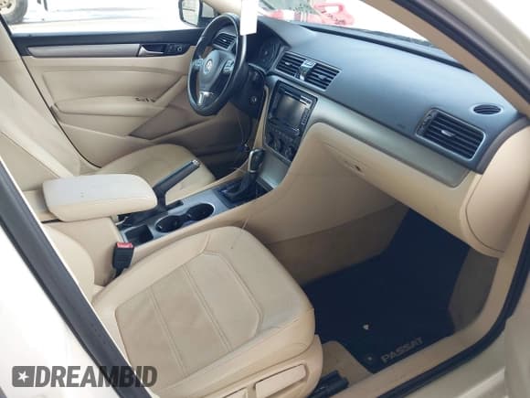 ✅ 2014 Volkswagen Passat SE • VIN: 1VWBS7A31EC085244 • Lot: 42550450. Wystawiony na IAAI z przebiegiem 127 718 mil. Bezpłatny archiwum sprzedaży aukcyjnych z USA i szczegółowy raport historii pojazdu na DreamBid. Zdjęcie 5.