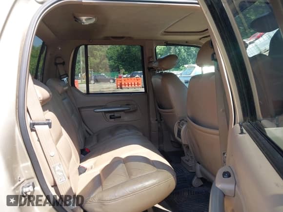 ✅ 2001 Ford Explorer Sport Trac • VIN: 1FMZU77EX1UC54892 • Lot: 42906026. Wystawiony na IAAI z przebiegiem 155 868 mil. Bezpłatny archiwum sprzedaży aukcyjnych z USA i szczegółowy raport historii pojazdu na DreamBid. Zdjęcie 8.