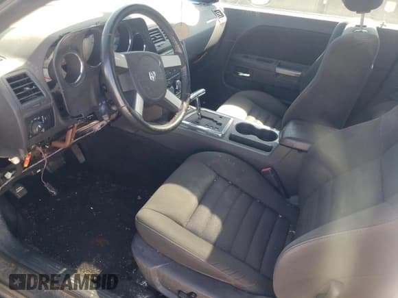 ✅ 2009 Dodge Challenger R/T • VIN: 2B3LJ54T09H510399 • Lot: 76048534. Wystawiony na Copart z przebiegiem Nie podano. Bezpłatny archiwum sprzedaży aukcyjnych z USA i szczegółowy raport historii pojazdu na DreamBid. Zdjęcie 8.